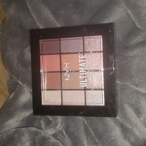 NYX Multi-Finish Shadow Palette in Sugar High